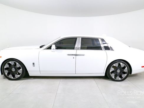 Certified 2024 Rolls-Royce Phantom Sedan RWD image 3