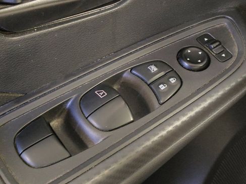 Used 2021 Nissan Versa S image 27