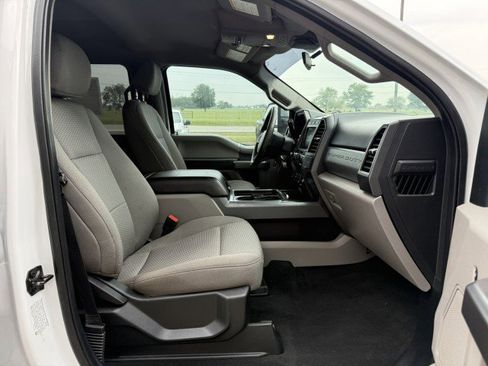 Used 2021 Ford F350 XLT w/ XLT Premium Package AWD/4WD image 8