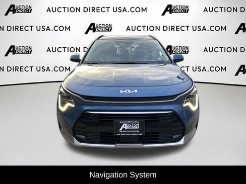 Used 2023 Kia Niro SX Touring image 2
