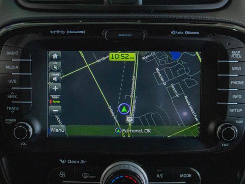 Used 2015 Kia Soul + w/ Audio Package image 5