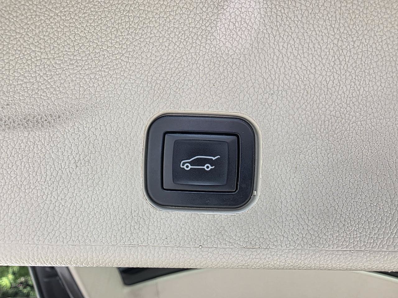 Used 2011 Cadillac SRX Luxury FWD image 35
