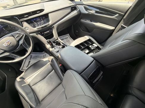 Used 2020 Cadillac XT5 Premium Luxury FWD image 21