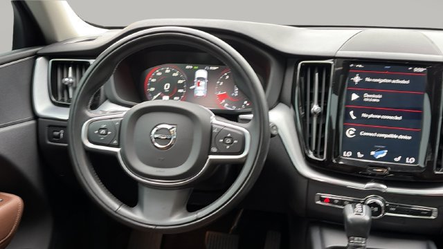 Used 2020 Volvo XC60 T5 Momentum w/ Protection Package AWD/4WD image 17