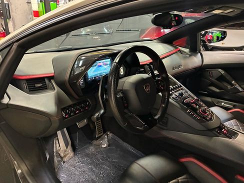 Used 2017 Lamborghini Aventador S AWD/4WD image 34