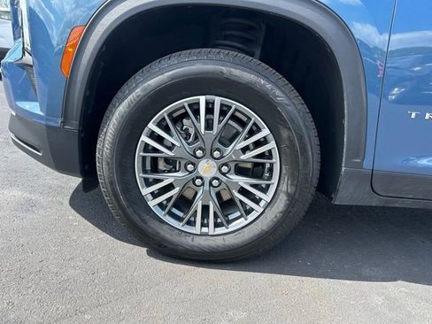 Certified 2025 Chevrolet Traverse LT image 9