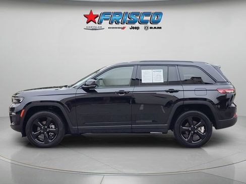 Certified 2023 Jeep Grand Cherokee Limited w/ Black Appearance Package AWD/4WD image 4