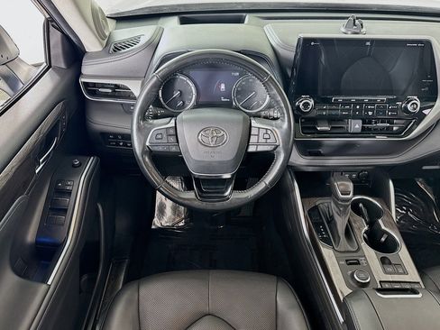 Used 2021 Toyota Highlander Platinum AWD/4WD image 19