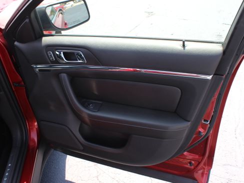 Used 2013 Lincoln MKS FWD image 17