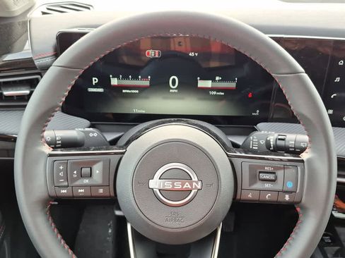 New 2026 Nissan Kicks SR w/ Cold Weather Package AWD/4WD image 14