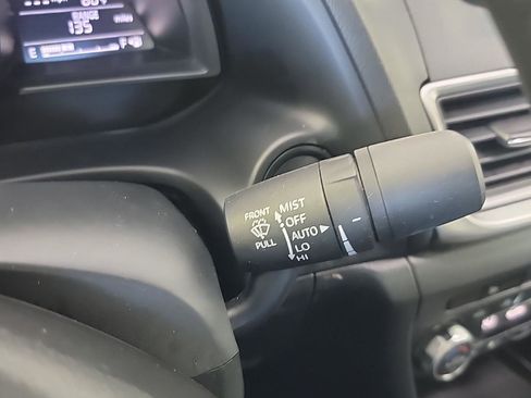 Used 2018 MAZDA MAZDA3 Touring FWD image 25