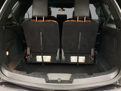 Used 2019 Ford Explorer XLT w/ Equipment Group 202A AWD/4WD image 14