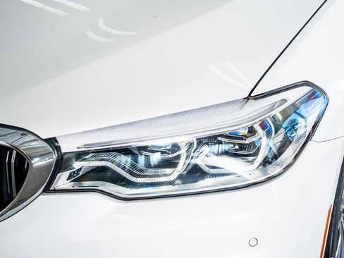 Used 2018 BMW 540i xDrive image 13