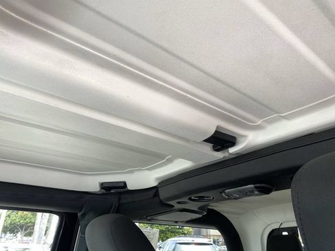 Used 2017 Jeep Wrangler Sport AWD/4WD image 33