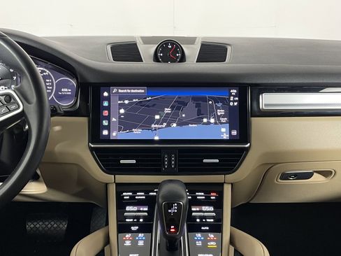 Used 2023 Porsche Cayenne Platinum Edition image 19