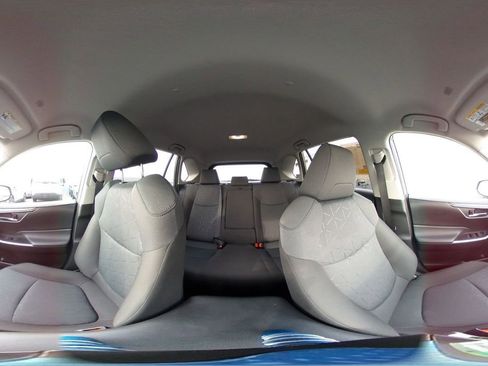 Used 2025 Toyota RAV4 XLE image 42