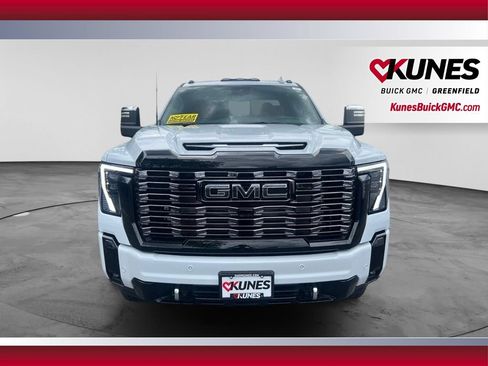 New 2026 GMC Sierra 3500 Denali Ultimate AWD/4WD image 11