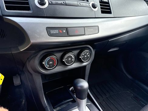 Used 2010 Mitsubishi Lancer ES FWD image 11
