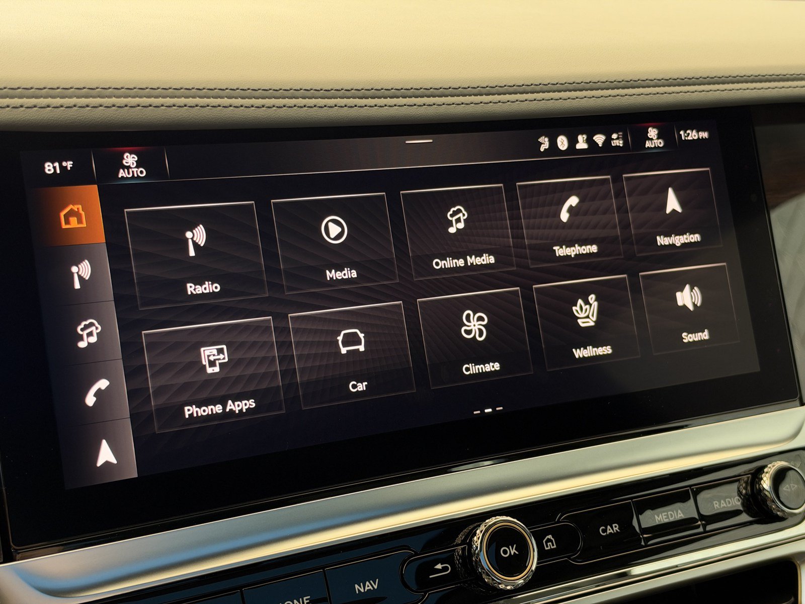Certified 2025 Bentley Flying Spur Plug-In Hybrid AWD/4WD image 25