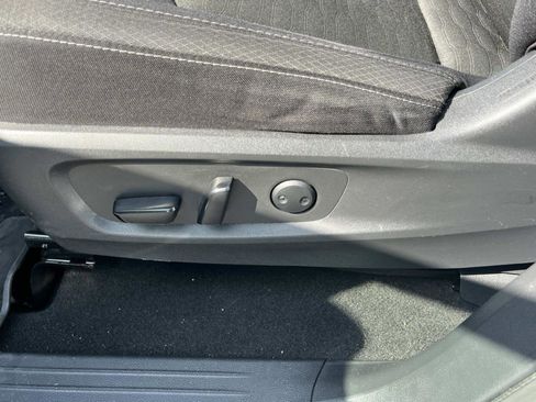 Used 2023 Nissan Pathfinder SV FWD image 24