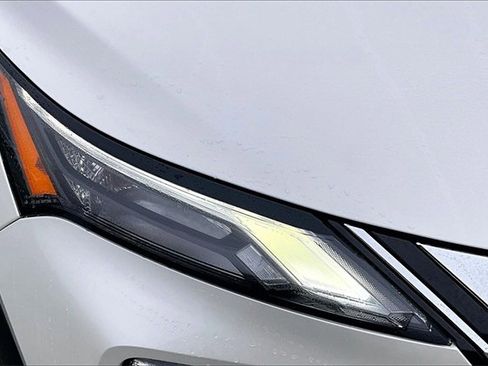 Used 2021 Nissan Rogue SV w/ Premium Package image 29