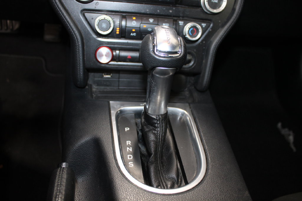Certified 2021 Ford Mustang Coupe w/ Black Accent Package RWD image 37