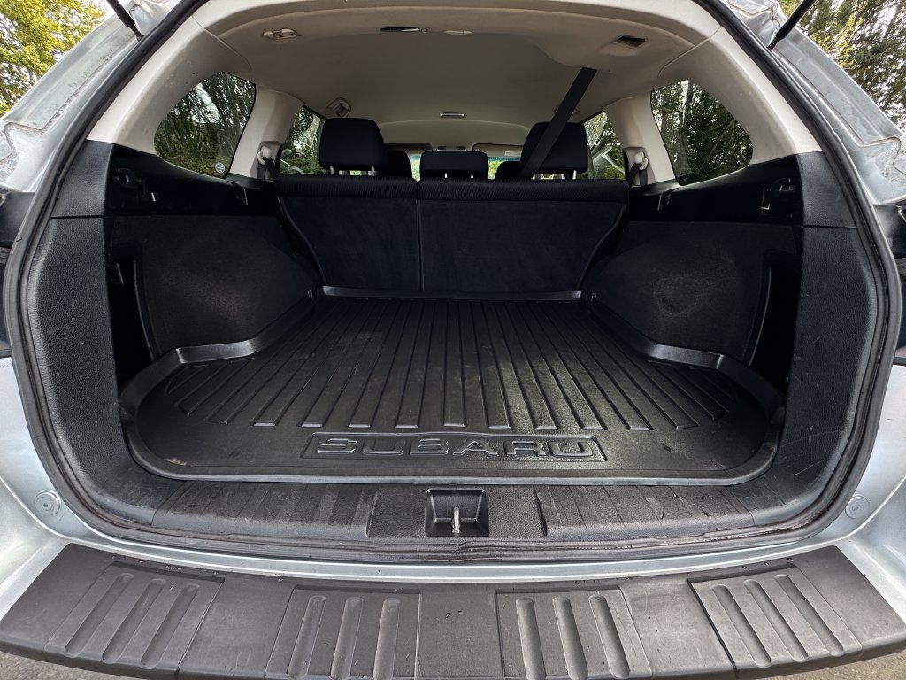 Used 2011 Subaru Outback 2.5i Premium AWD/4WD image 10
