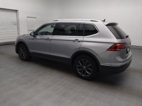 Used 2023 Volkswagen Tiguan SE FWD image 3