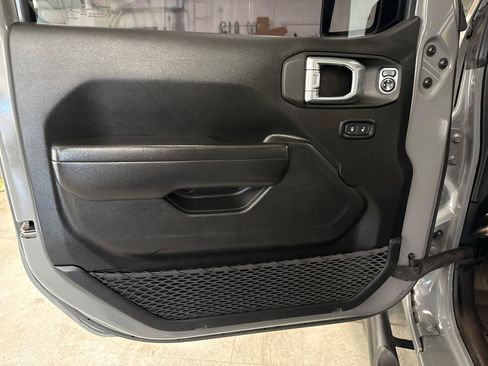 Used 2022 Jeep Wrangler Unlimited Sport AWD/4WD image 30