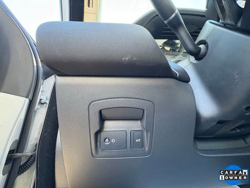 Used 2024 Land Rover Range Rover Velar S image 25