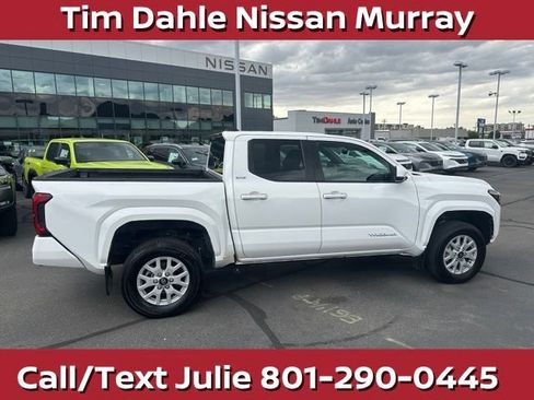 Used 2024 Toyota Tacoma SR5 AWD/4WD image 13