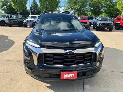 Used 2025 Chevrolet Equinox ACTIV w/ Safety and Technology Package AWD/4WD image 2