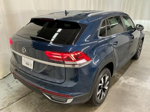 Used 2021 Volkswagen Atlas Cross Sport SE FWD image 4