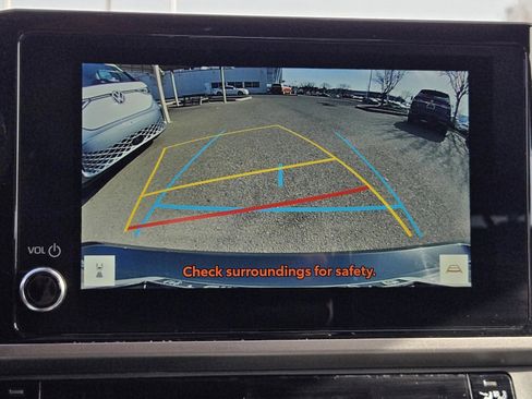 Used 2025 Toyota Camry SE image 19