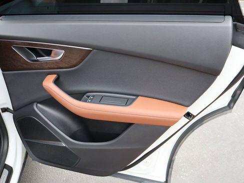 Used 2025 Audi Q8 Premium Plus image 17