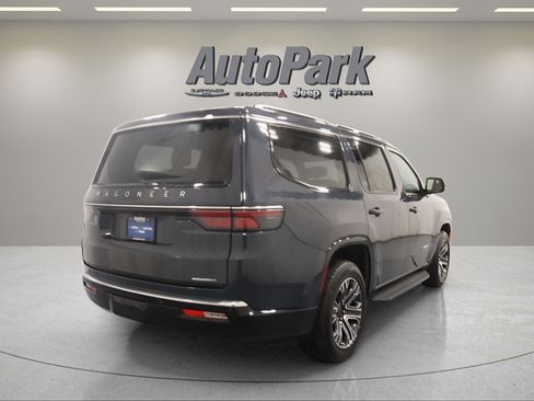 Certified 2024 Jeep Wagoneer Series II AWD/4WD image 6