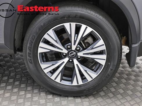 Used 2023 Nissan Rogue SV AWD/4WD image 26