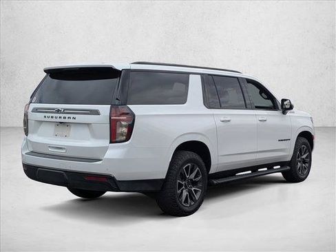 Used 2021 Chevrolet Suburban Z71 w/ Luxury Package AWD/4WD image 5