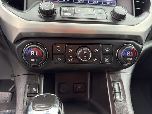 Used 2017 GMC Acadia SLT image 34