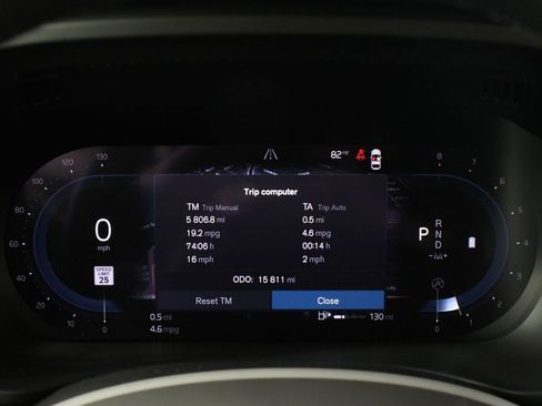 Certified 2023 Volvo XC60 B5 Ultimate w/ Climate Package image 12