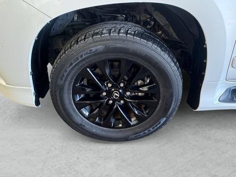 Used 2017 Lexus GX 460 Luxury w/ Preferred Accessory Package AWD/4WD image 23
