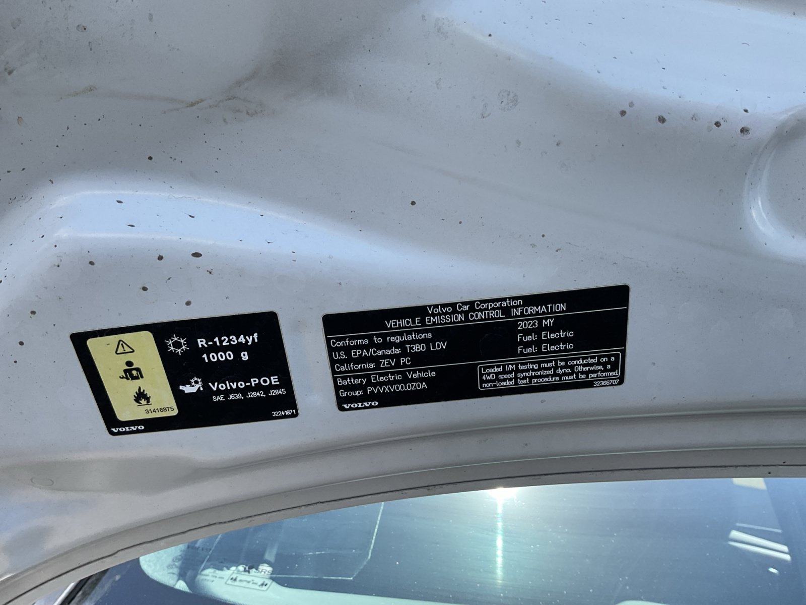 Used 2023 Volvo XC40 Recharge Core AWD/4WD image 24