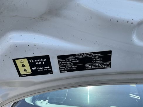 Used 2023 Volvo XC40 Recharge Core AWD/4WD image 24