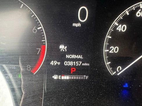 Used 2025 Honda HR-V LX image 15