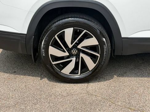 Used 2024 Volkswagen Atlas SE AWD/4WD image 27