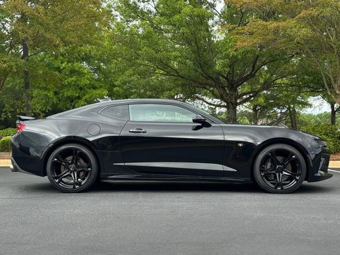 Used 2016 Chevrolet Camaro SS RWD image 2