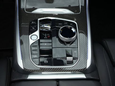 Used 2023 BMW X7 M60i image 19