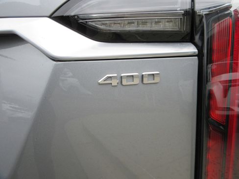 Used 2025 Cadillac XT6 Sport w/ Technology Package image 11