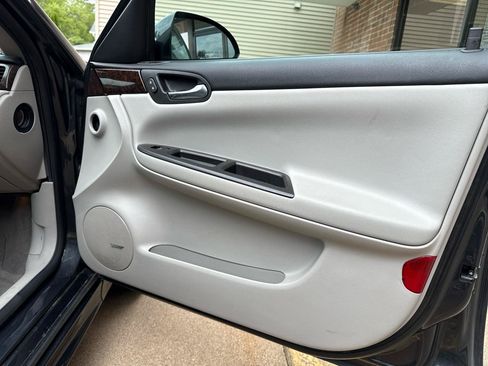 Used 2014 Chevrolet Impala LTZ FWD image 23