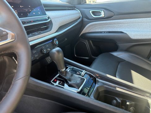 Used 2024 Jeep Compass Latitude image 13